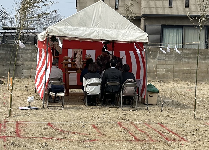 伊丹市　三角形の土地に建つ家　地鎮祭の様子